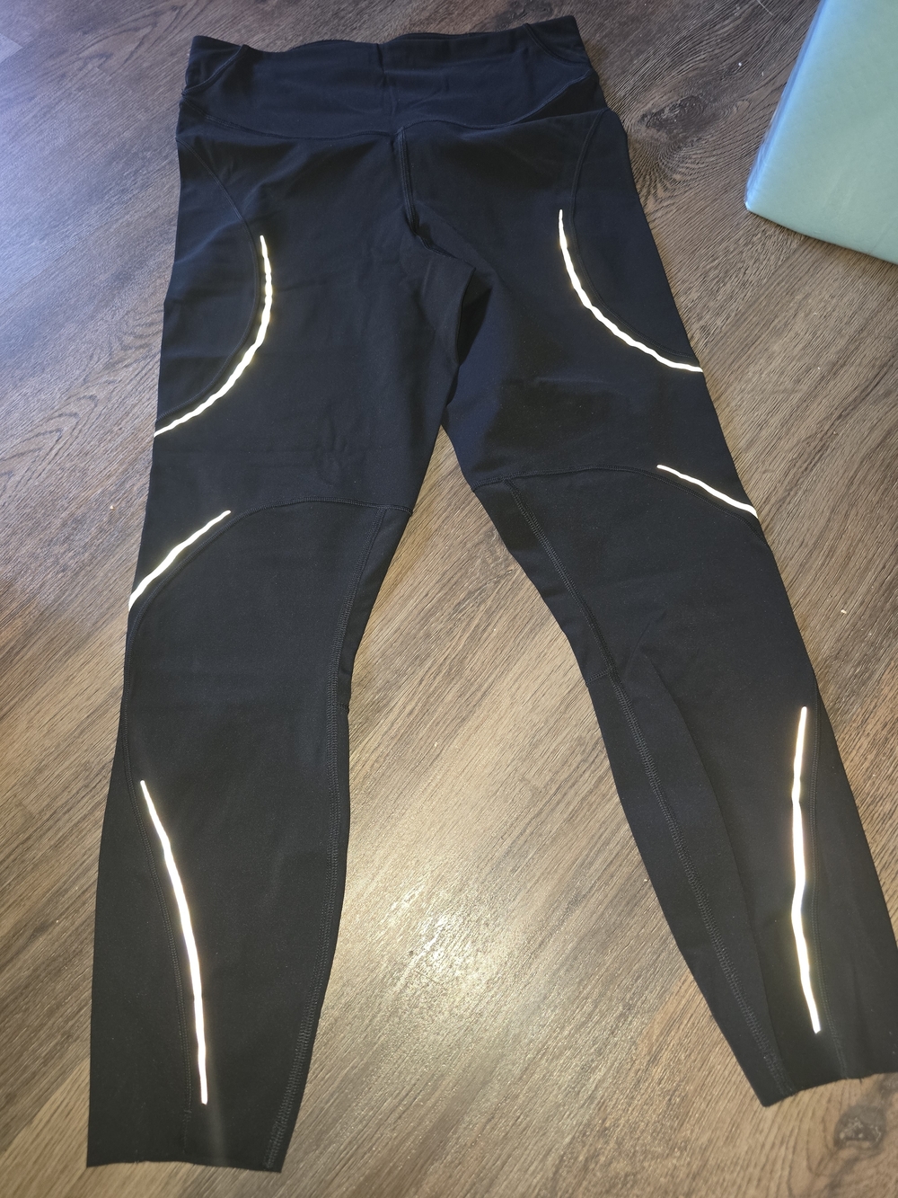 Lululemon Base Pace HR Reflective Tight.  25".  Black Sz 8